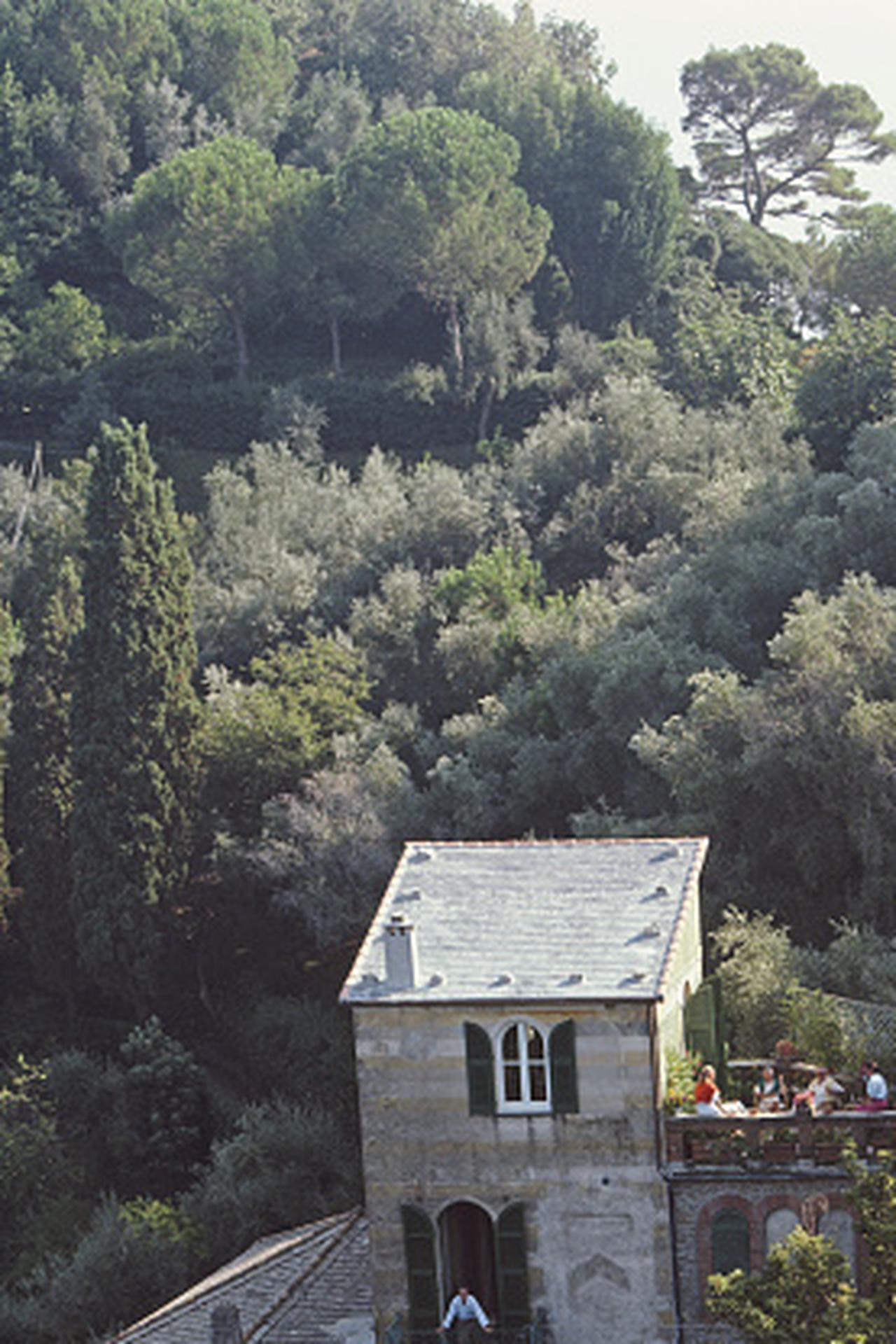Portofino, Italia, Edición limitada, Fotografía de paisaje - Photograph de Slim Aarons