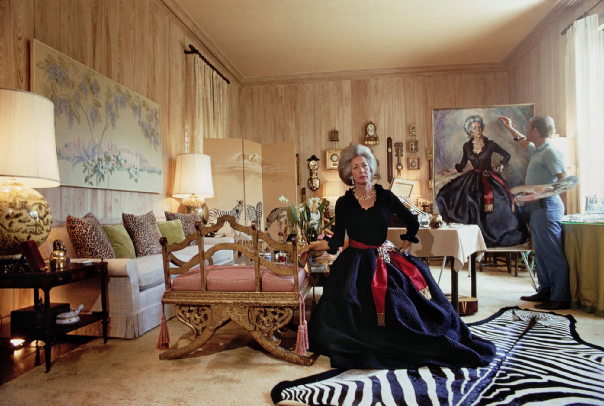 Portrait Photograph di Slim Aarons - Ritratto Seduto, Palm Beach, Edizione Estate, Ritratto Fotografico
