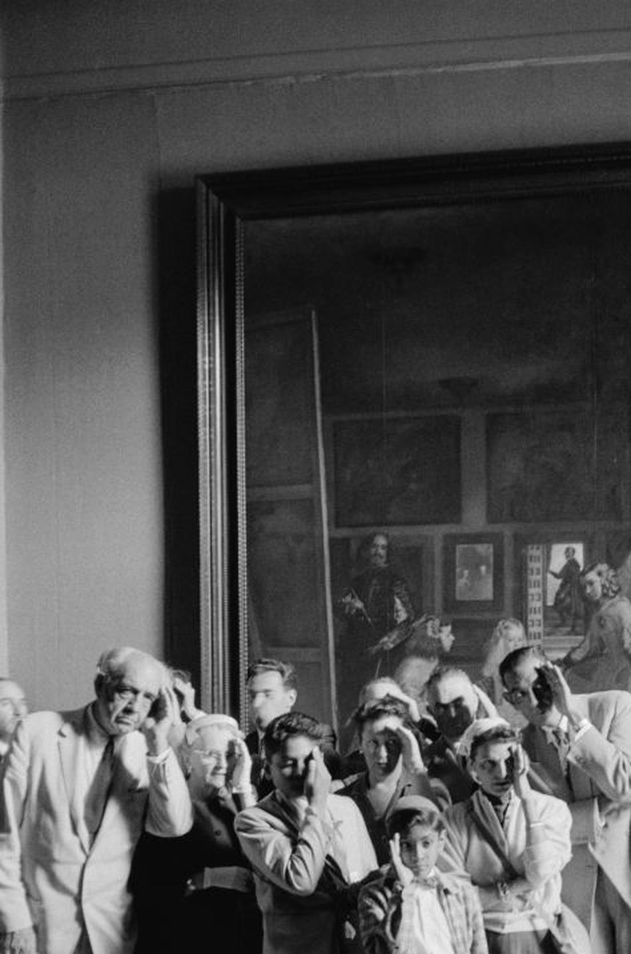 Prado Visitors, Madrid, Estate Edition, Portrait Photograph For Sale 1