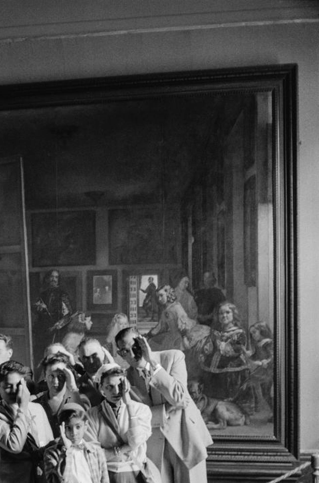 Prado Visitors, Madrid, Estate Edition, Portrait Photograph For Sale 4