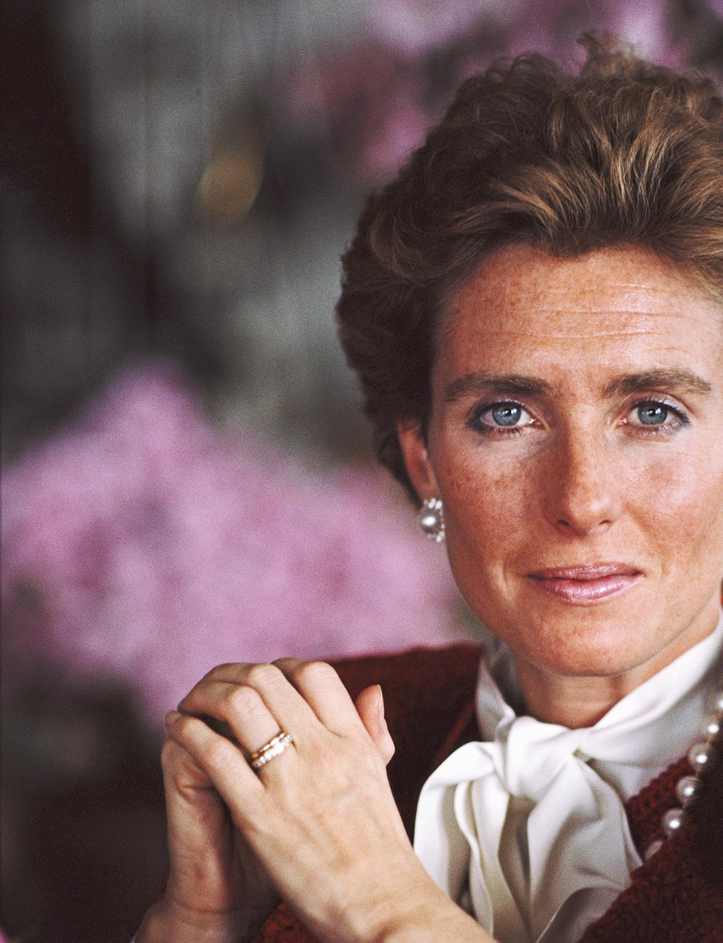 La princesse Lucy Ruspoli, édition d'une succession - Noir Color Photograph par Slim Aarons