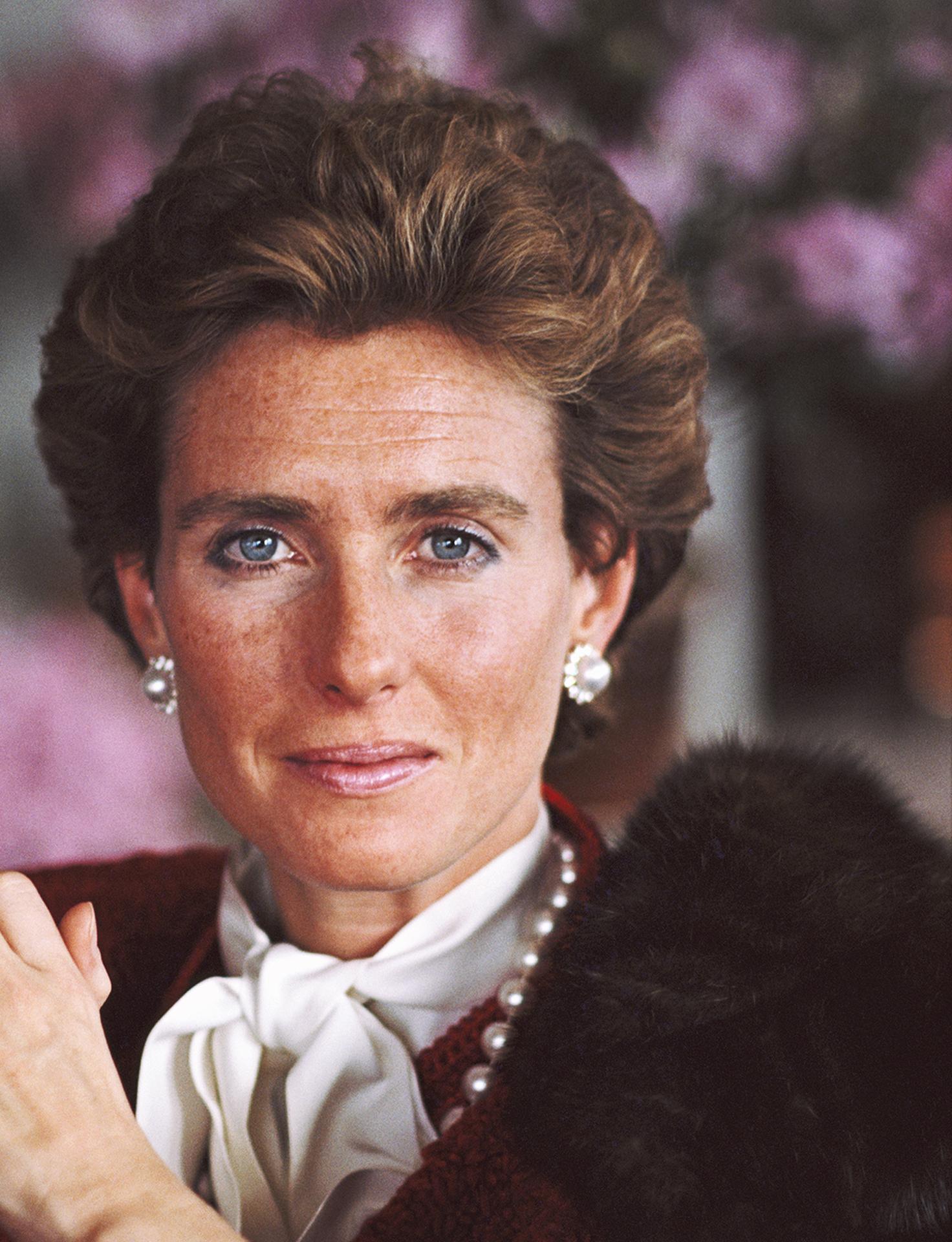 La princesse Lucy Ruspoli à Rougemont, près de Gstaad, en Suisse, en février 1984. 

Slim Aarons Estate Edition, certificat d'authenticité inclus.
Numéroté et tamponné par la succession Slim Aarons
Le collectionneur recevra le prochain numéro de