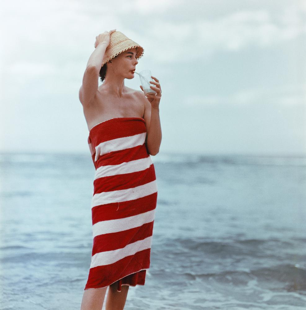 Pussyfooting Slim Aarons Estate Stamped Print (imprimé estampillé)