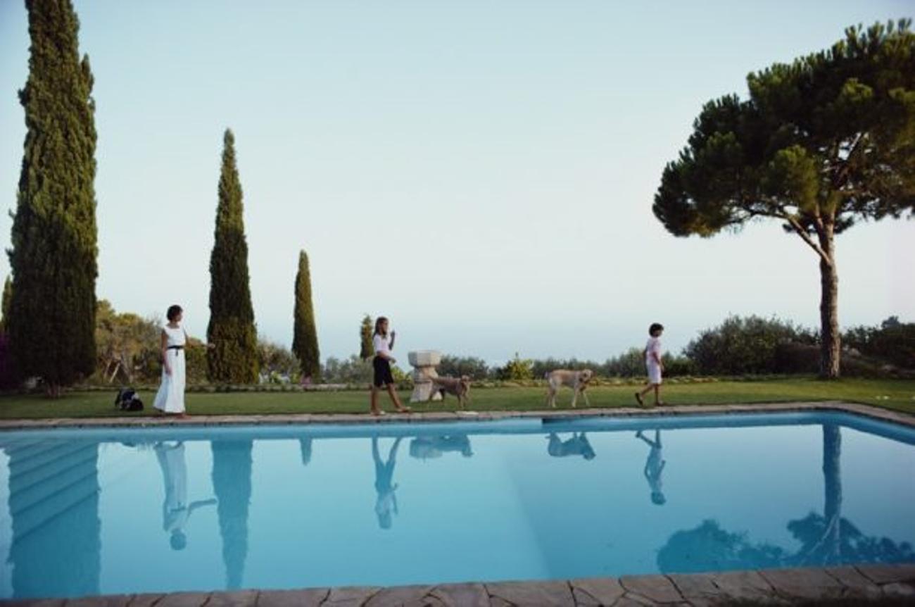Roca Lisa 
1978
por Slim Aarons

Slim Aarons Edición Limitada Estate

Fosca, Vera y Fiona Bertran de vacaciones en Roca Llisa, en la isla de Ibiza, España 1978.

sin enmarcar
c escribir imprimir
impreso 2023
20 x 24"  - tamaño del papel

Limitado a