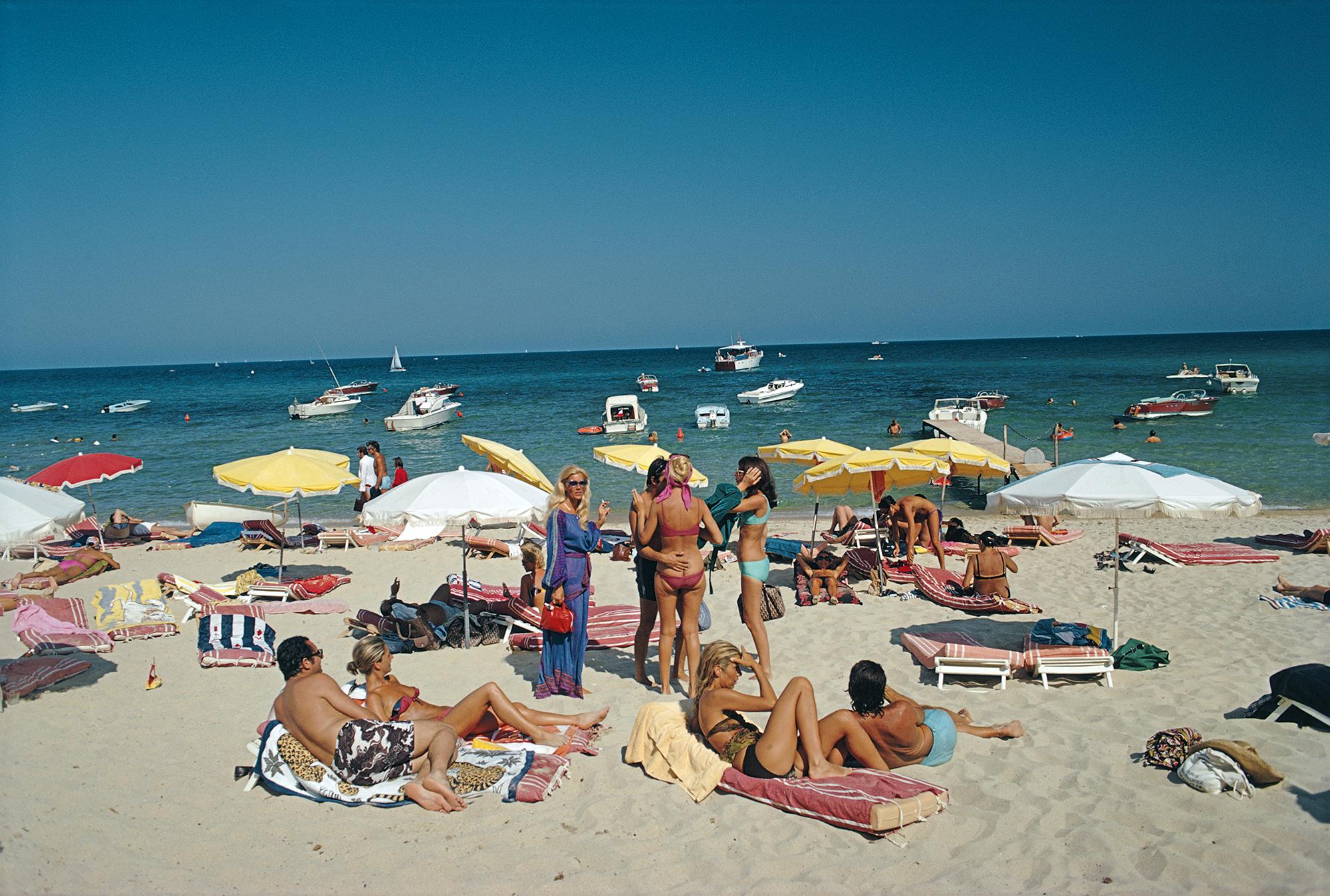 Slim Aarons Landscape Photograph - Saint-Tropez Beach