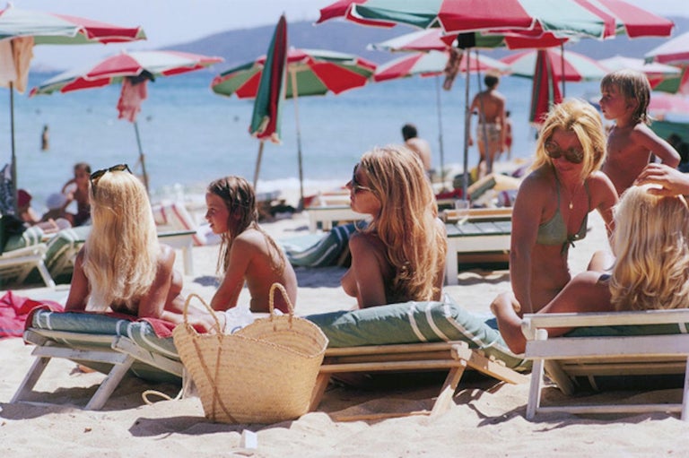 Nudists On Beach Santa Monica - Slim Aarons - Saint Tropez Beach, Slim Aarons - 20th Century, Photography,  Sunbathers, Seaside For Sale at 1stDibs