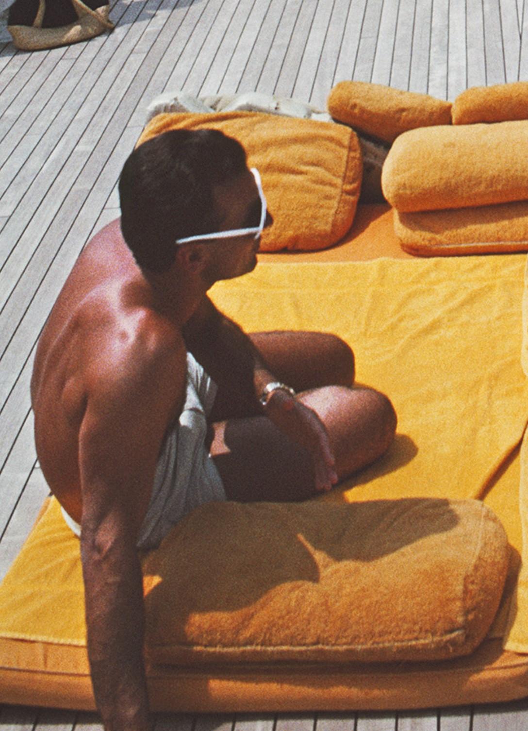 Scotti's Yacht, Montecarlo, 1981 - Veleros de lujo en Montecarlo en Mónaco - Photograph moderno estadounidense de Slim Aarons