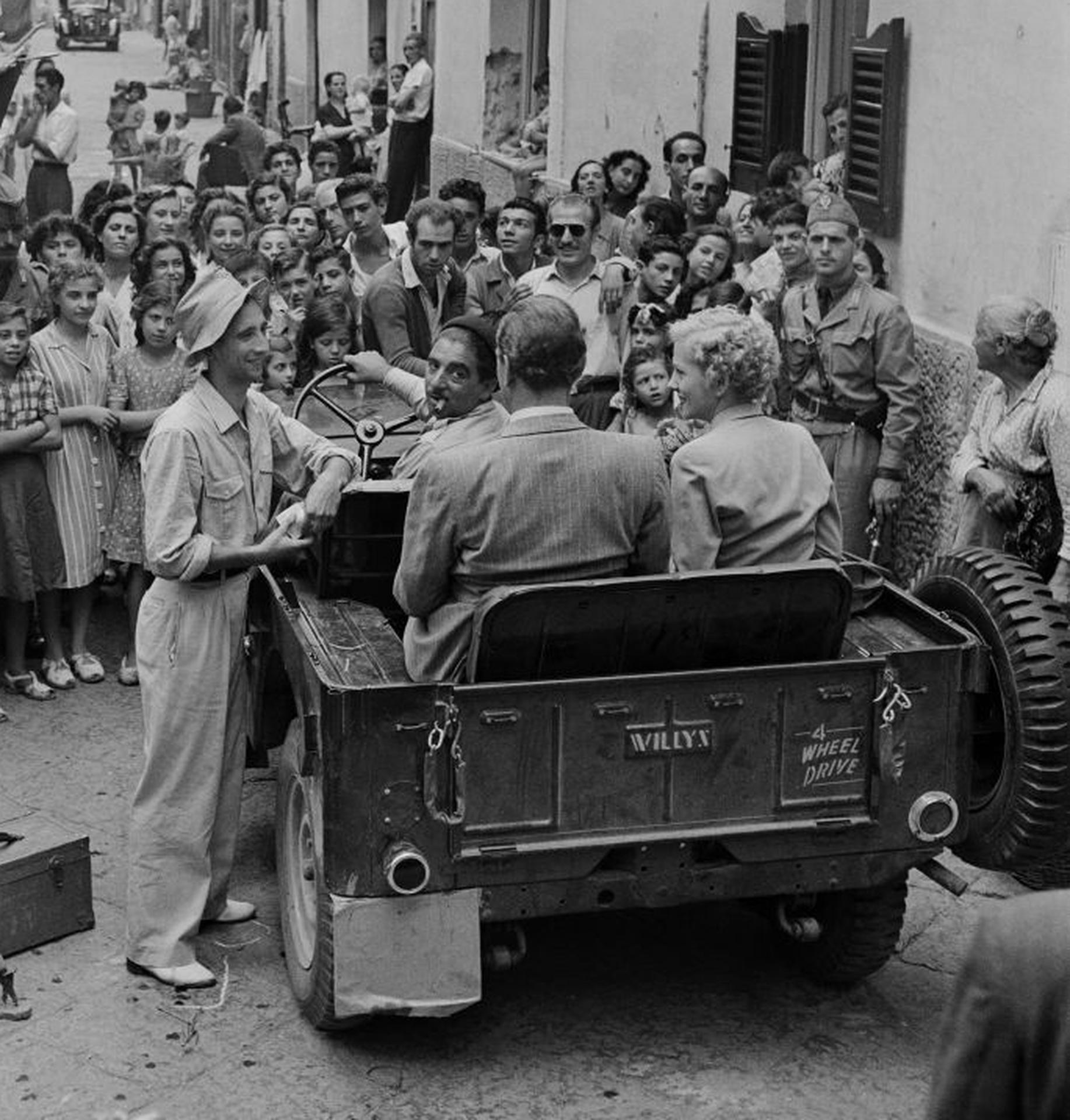 September Affair, Rome, Estate Edition, Portrait Photograph For Sale 3