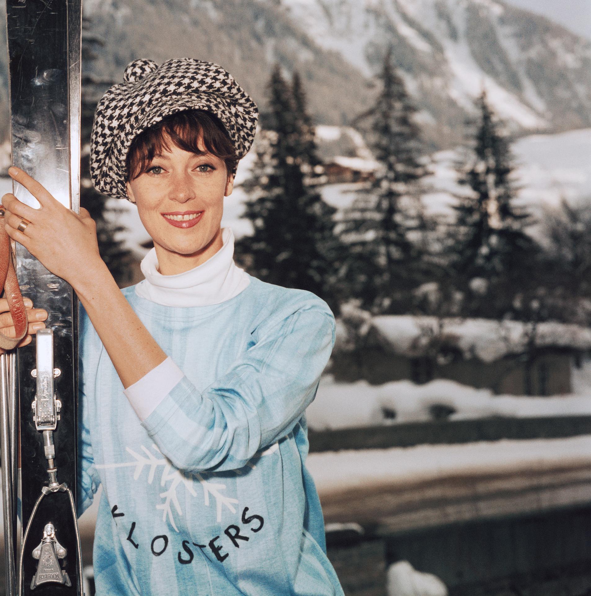 Ski Siren, Schweiz, Nachlassausgabe, Winterporträtfotografie im Angebot 1