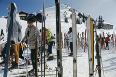 Sciatori a Gstaad Slim Aarons Estate Stampa con francobollo