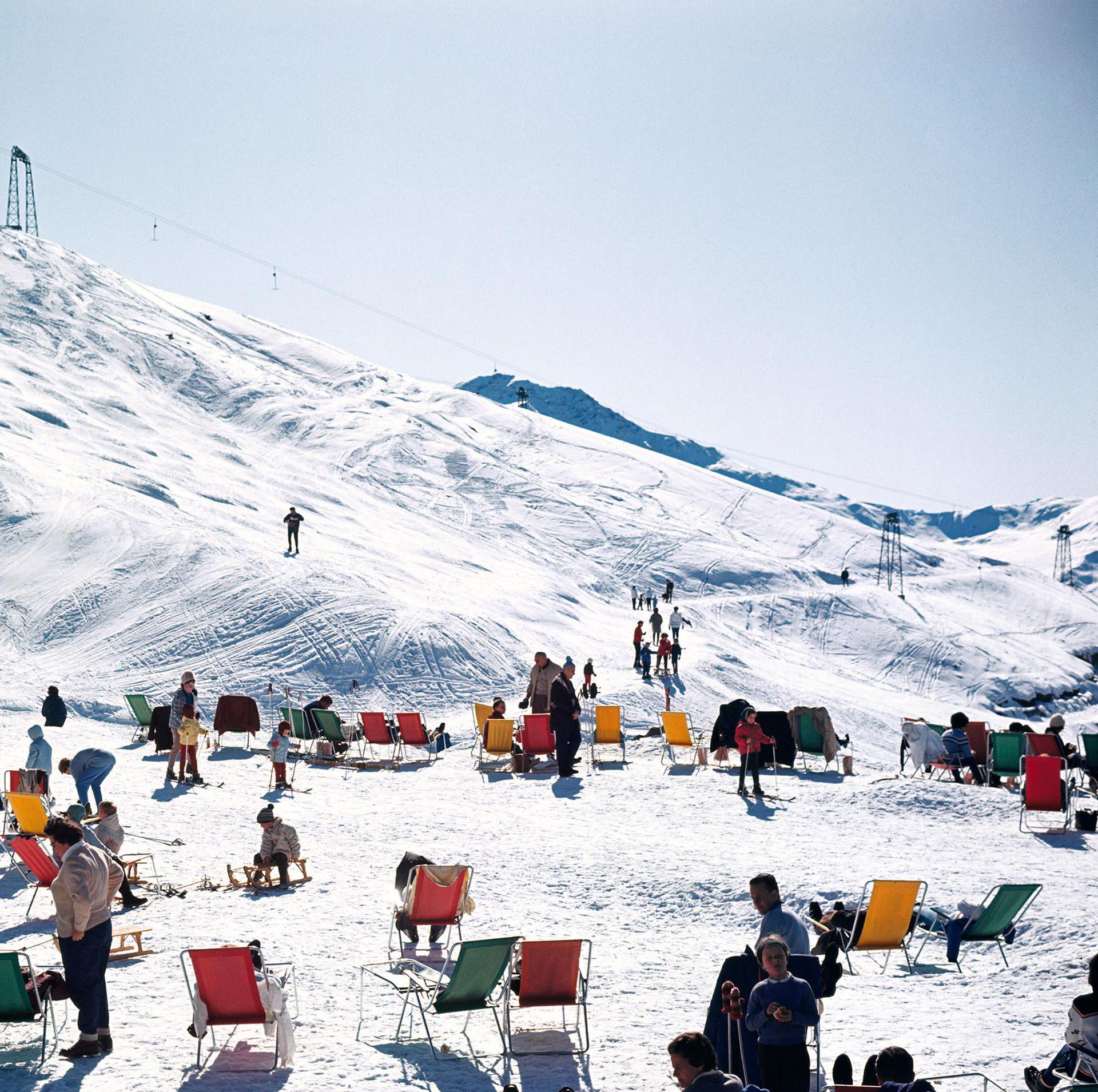 Skier bei Verbier, Nachlassausgabe (Realismus), Photograph, von Slim Aarons