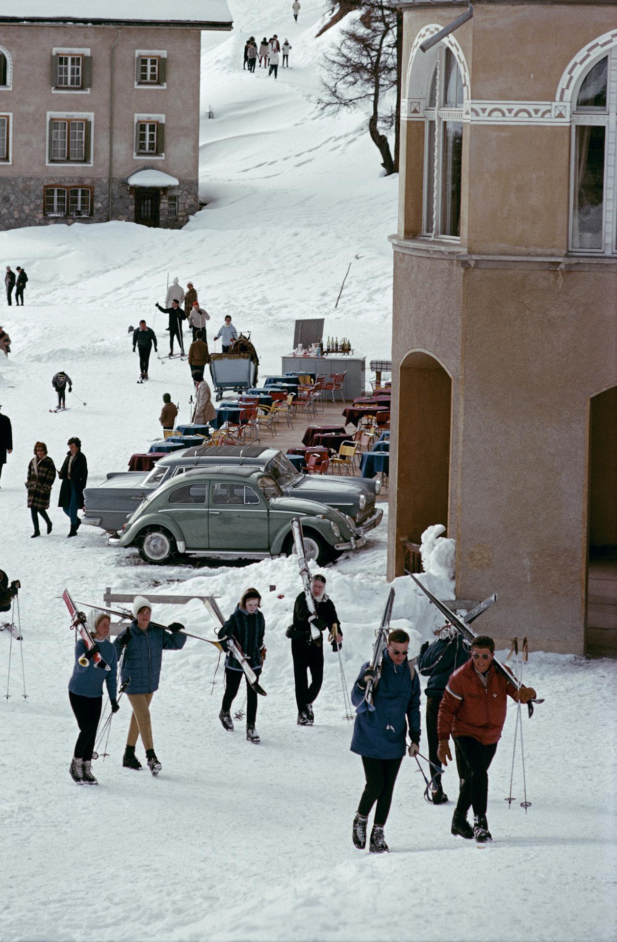 Skiers in St. Moritz, édition de succession en vente 1