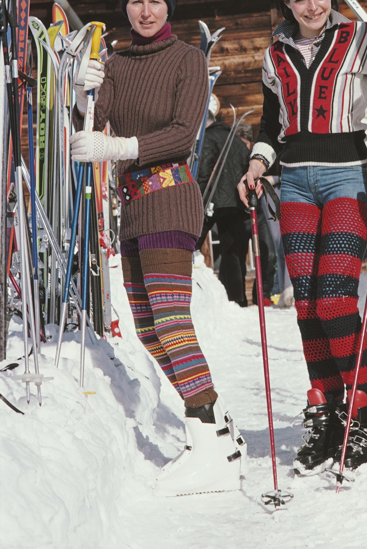 Skiing in Gstaad, Suisse, édition de succession, photographie de portrait en vente 1