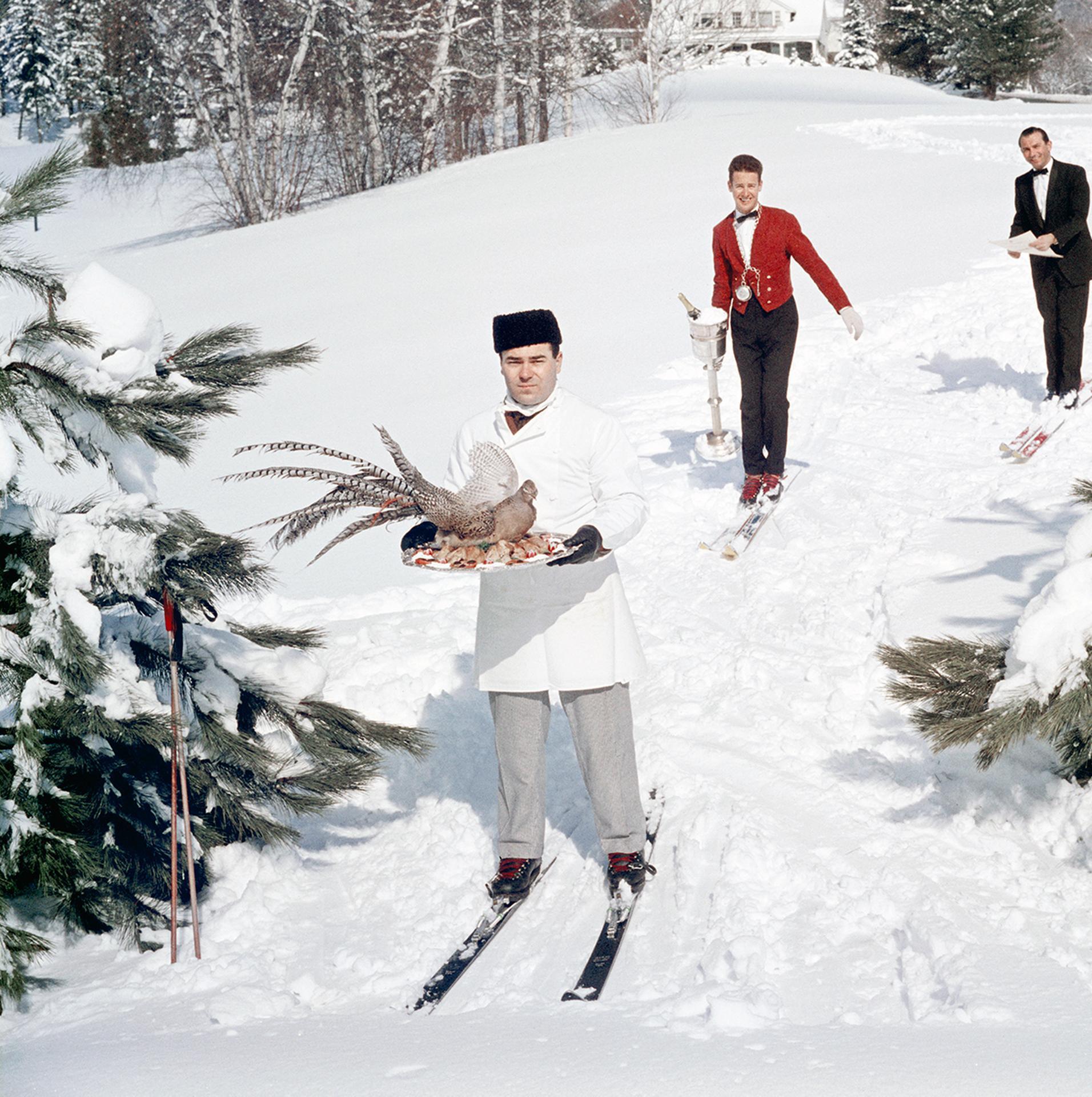 Skiing Waiters, Estate Edition, midcentury glamour in Stowe, Vermont For Sale 3