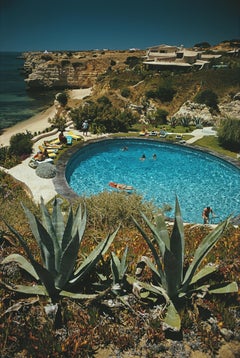 Slim Aarons 'Piscina del Hotel Algarve'