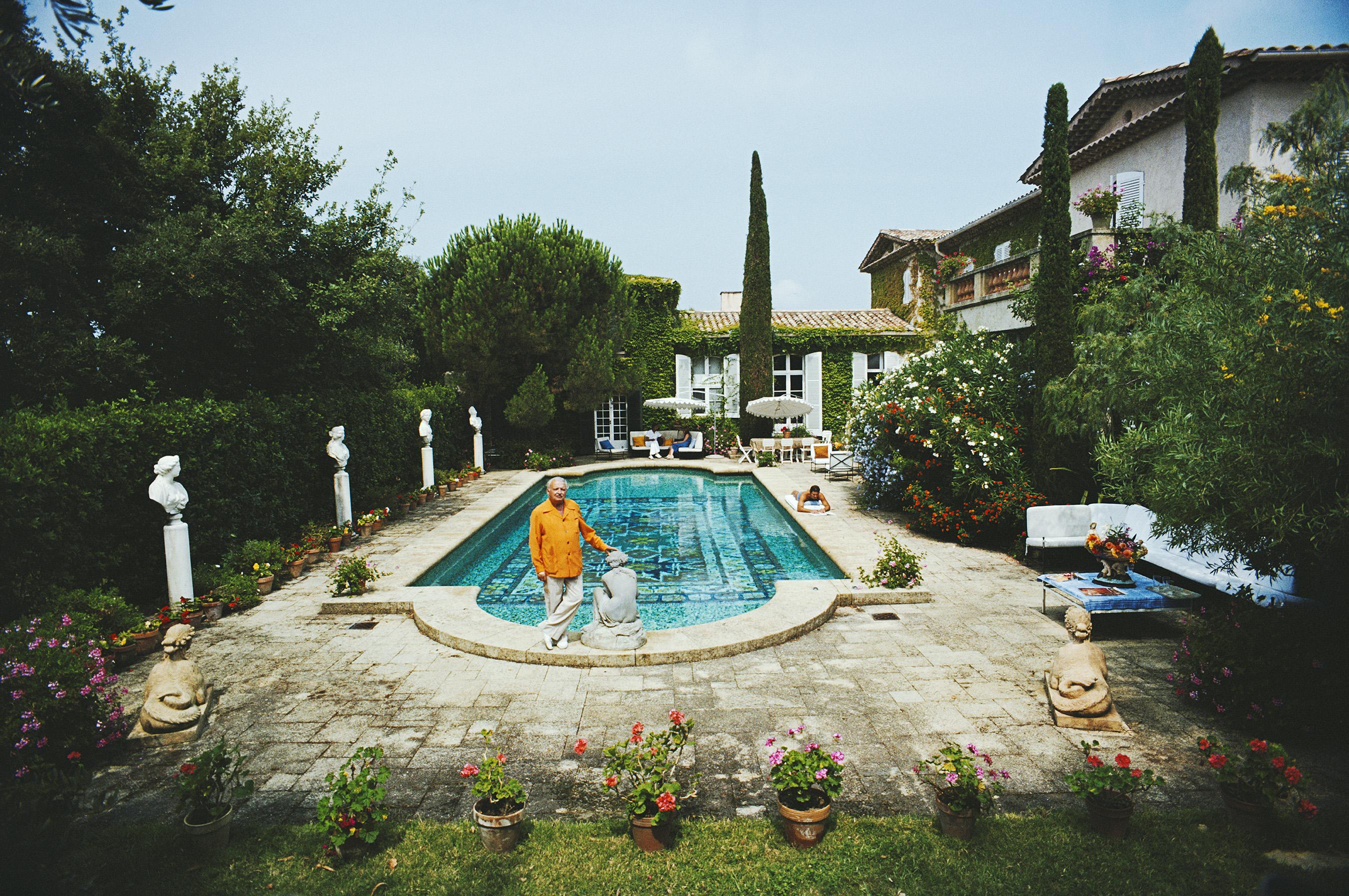 L'architecte à domicile
1977 (imprimé ultérieurement)
C imprimé
Édition de 150 exemplaires numérotés et estampillés par la succession 
avec certificat d'authenticité

Légende : L'architecte Philippe Talien dans sa villa "Bastide Grande" à