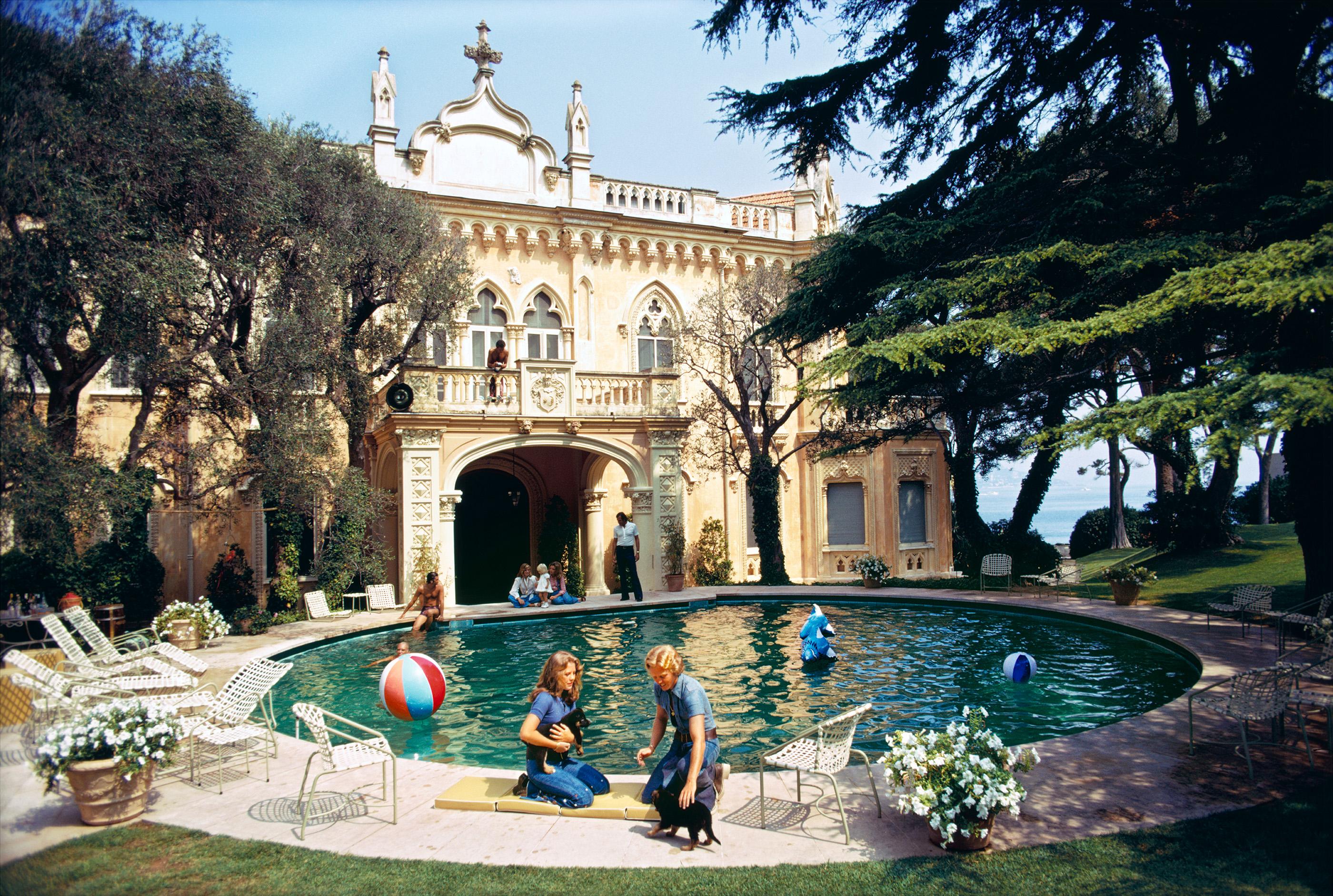 Slim Aarons,
Chateau St. Jean
Photographie moderne du milieu du siècle dernier