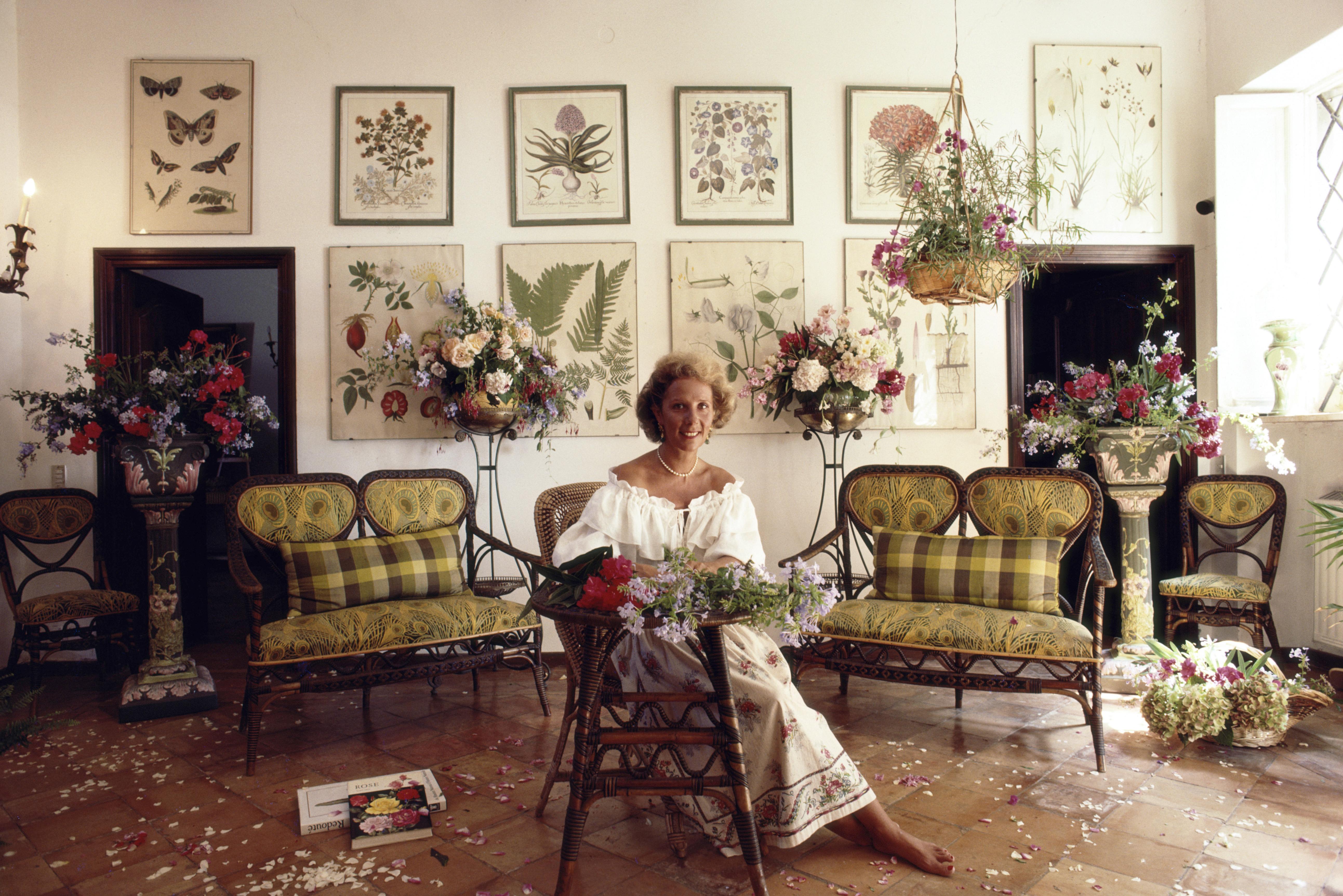 Slim Aarons
Contessa Giuppi Petromarchi
1987
C print
Estate stamped and hand numbered edition of 150 with certificate of authenticity from the estate.   

Contessa Giuppi Petromarchi poses in the garden room at La Ferriera , her family's villa in