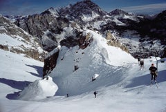 Slim Aarons 'Cortina d'Ampezzo' - Fotografia moderna di metà secolo