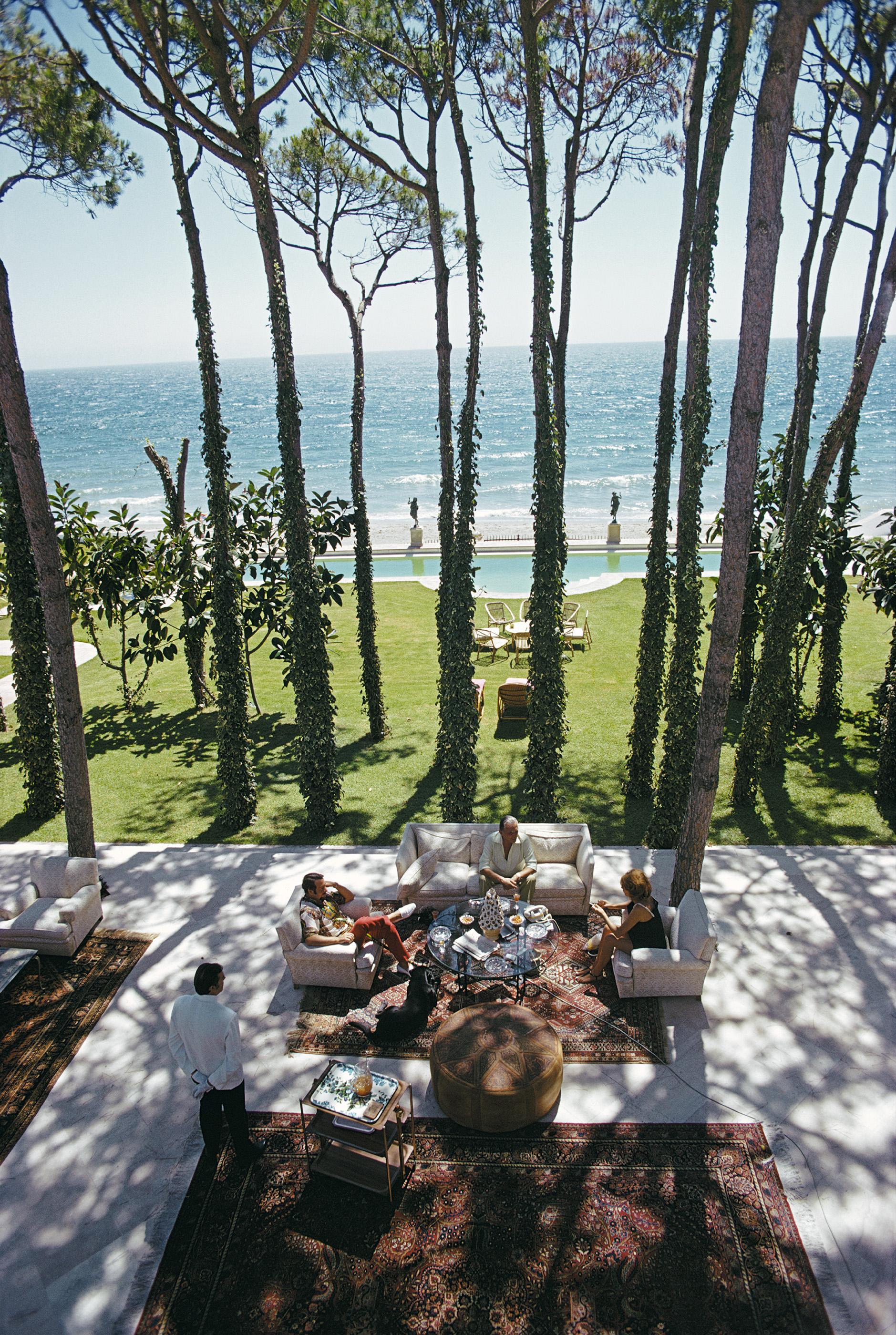 Slim Aarons, "Bergese Villa" Photographie moderne du milieu du siècle dernier