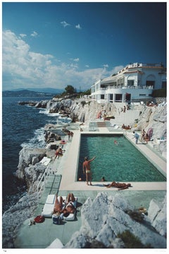 Tirage non encadré en édition limitée de « Eden-Roc Pool » de Slim Aarons, estampillé par la succession