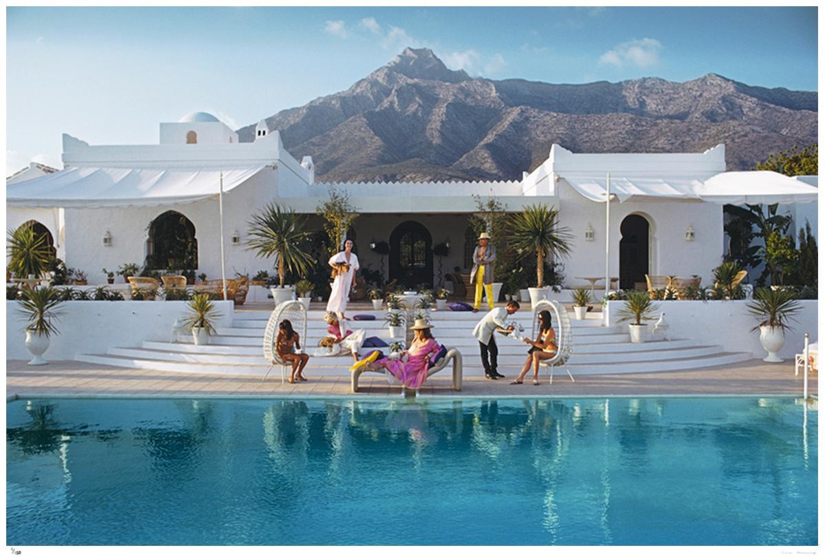 El Venero

El Venero, la villa mauresque d
Hector et Chico de Ayala à Marbella, Espagne, 1967.

(Photo par Slim Aarons)

Sans cadre (Collection S) Édition limitée estampillée Estate Stamped Print
(Service d
encadrement complet disponible - veuillez