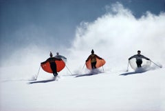 Slim Aarons Nachlass-Ausgabe - Gefangene Skier mit Kapuze