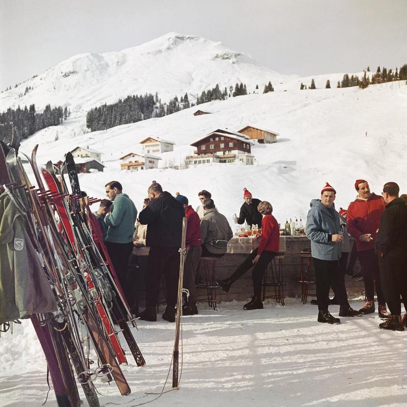 Slim Aarons Color Photograph – Estate Edition - Lech-Eisbar von Aarons
