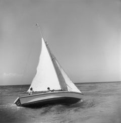 Retro Slim Aarons Official Estate Print - Jamaica Sea Sailing 1953 - Oversize