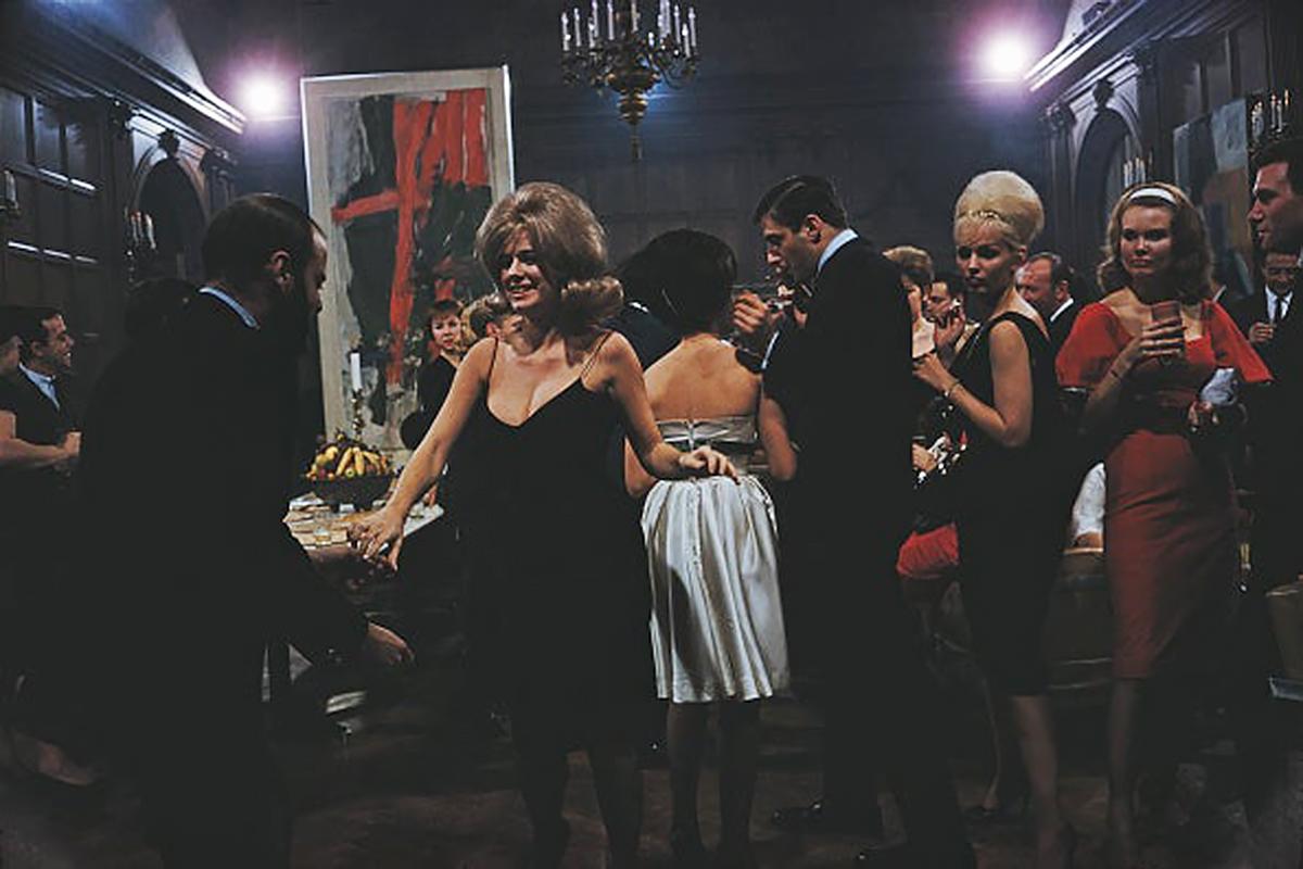 Slim Aarons Estate Print  - Party At The Playboy Mansion VI


Guests of American publisher Hugh Hefner enjoying themselves at a party being held at the Playboy Mansion, Chicago, 1961. 
(Photo by Slim Aarons/Getty Images Archive London