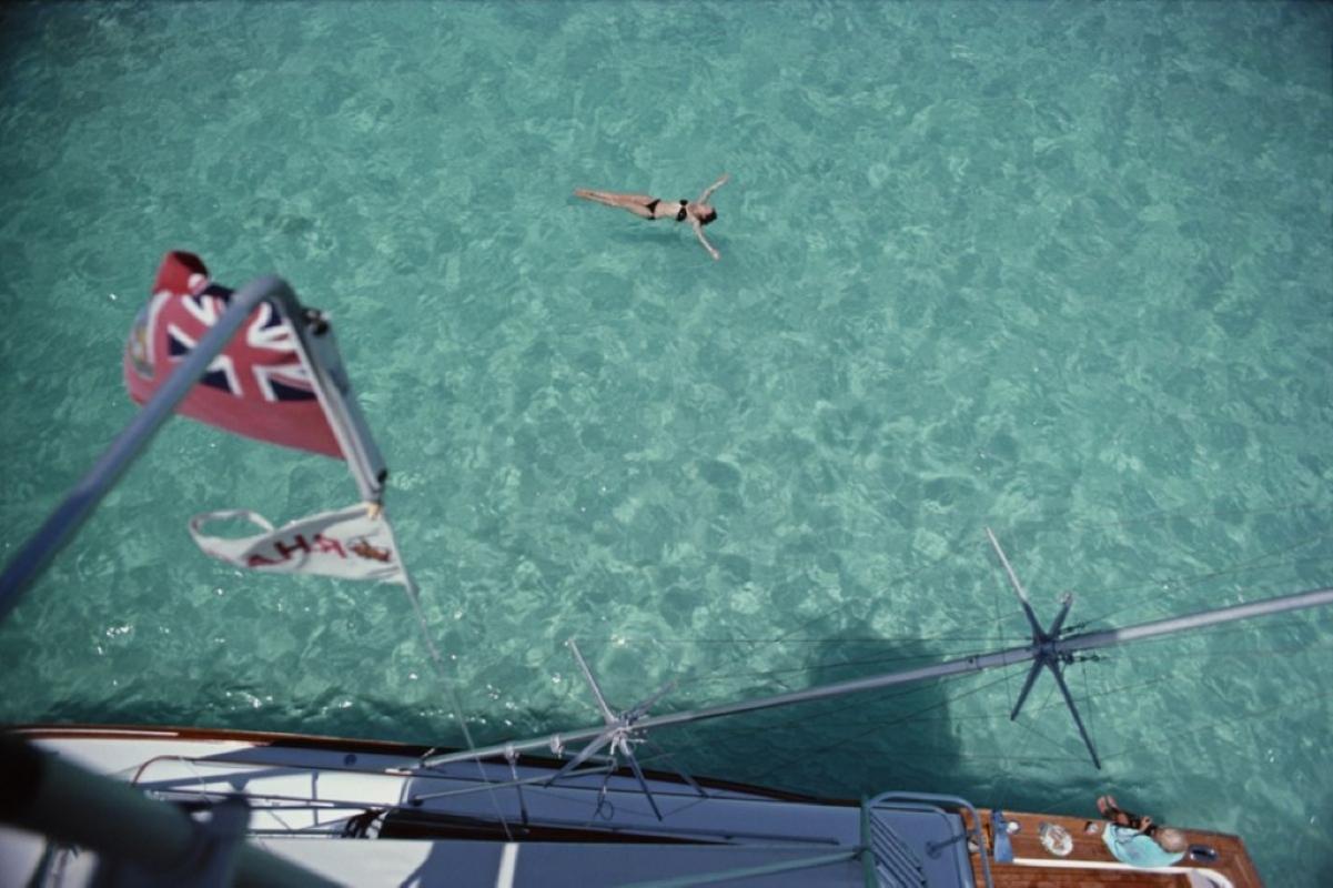 Slim Aarons Estate Print - Swimming In Bermuda - Oversize

Guests on Sidney Gould’s ‘Sea Quest’ boat take a dip in the ocean, Bermuda, September 1977.

(Photo by Slim Aarons)


Chromogenic print
paper size 20 x 24" inches / 51 x 61 cm 
unframed