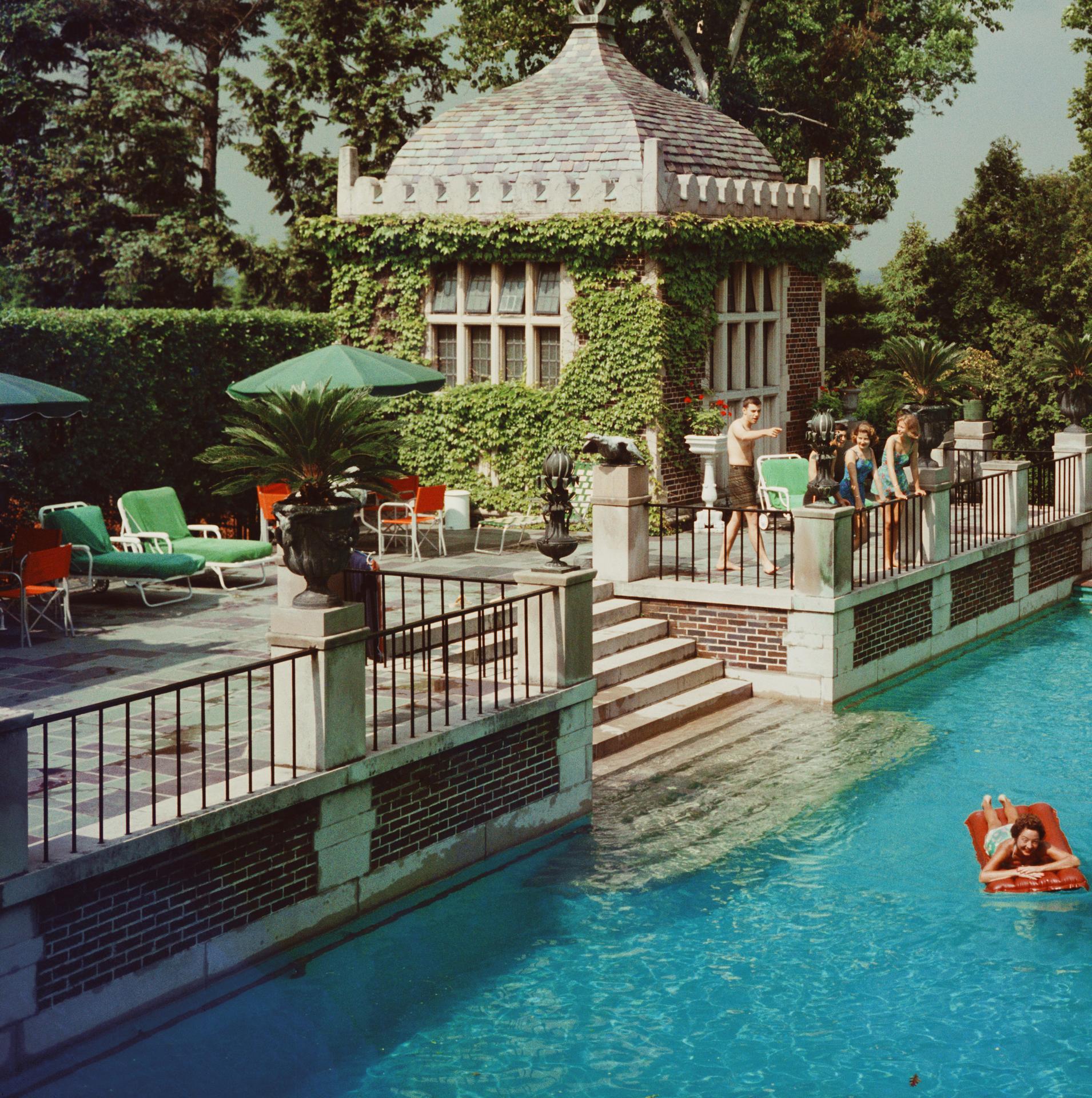 Slim Aarons „Family Pool“ (Slim Aarons Nachlassausgabe) im Angebot 6