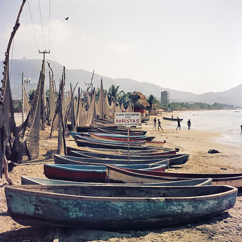 Fishing Boats 

Fishing nets and boats on the shore in Mexico, 1952.

Paper size 50 x 50 / 127 x 127 cm
 
Estate Stamped Collection Edition to 150 

Photo by Slim Aarons

Printed in 2025

Limited to 150 prints only (regardless of paper