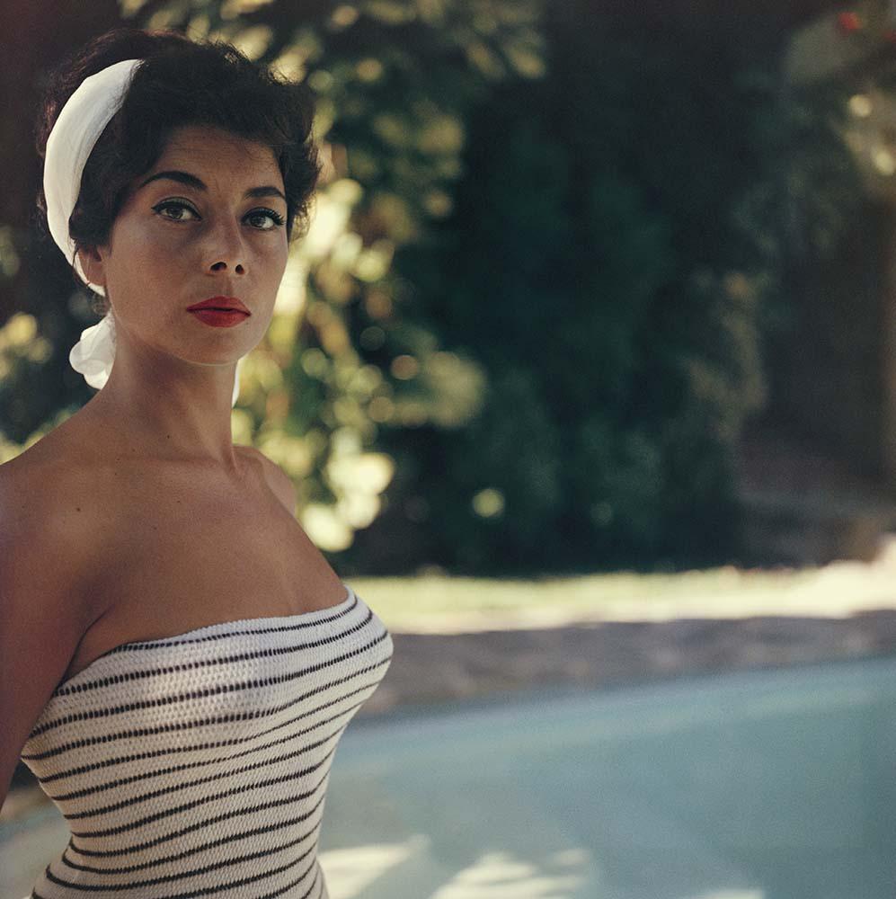 Francine Brandt an einem Swimmingpool in Acapulco, Mexiko, Januar 1961.

Schlanke Aarons
Francine Brandt
Chromogener Lambda-Druck
Slim Aarons Estate Edition
Kostenloser Versand an Ihren Einrahmer, weltweit.

40 x 40 Zoll
$3950

30 x 30