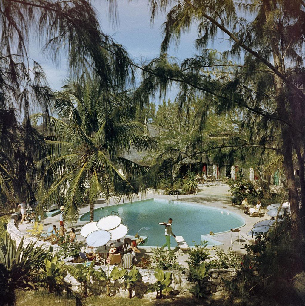 Hotel French Leave, 1960
Stampa cromogenica Lambda
Edizione di 150 esemplari

Ospiti del French Leave Hotel, di proprietà dell'attore Craig Kelly, a Eleuthera nelle Bahamas, 1960. 

Edizione stampata e numerata a mano di 150 esemplari con
