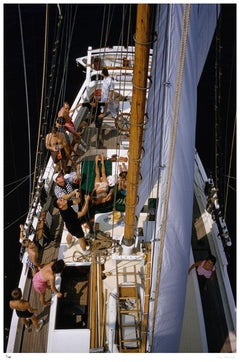 Tirage non encadré en édition limitée de « Holiday In Boston » de Slim Aarons, estampillé par la succession de l'artiste