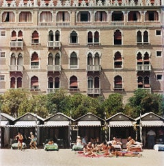 Slim Aarons 'Hotel Excelsior, Venezia', fotografia moderna del Medioevo