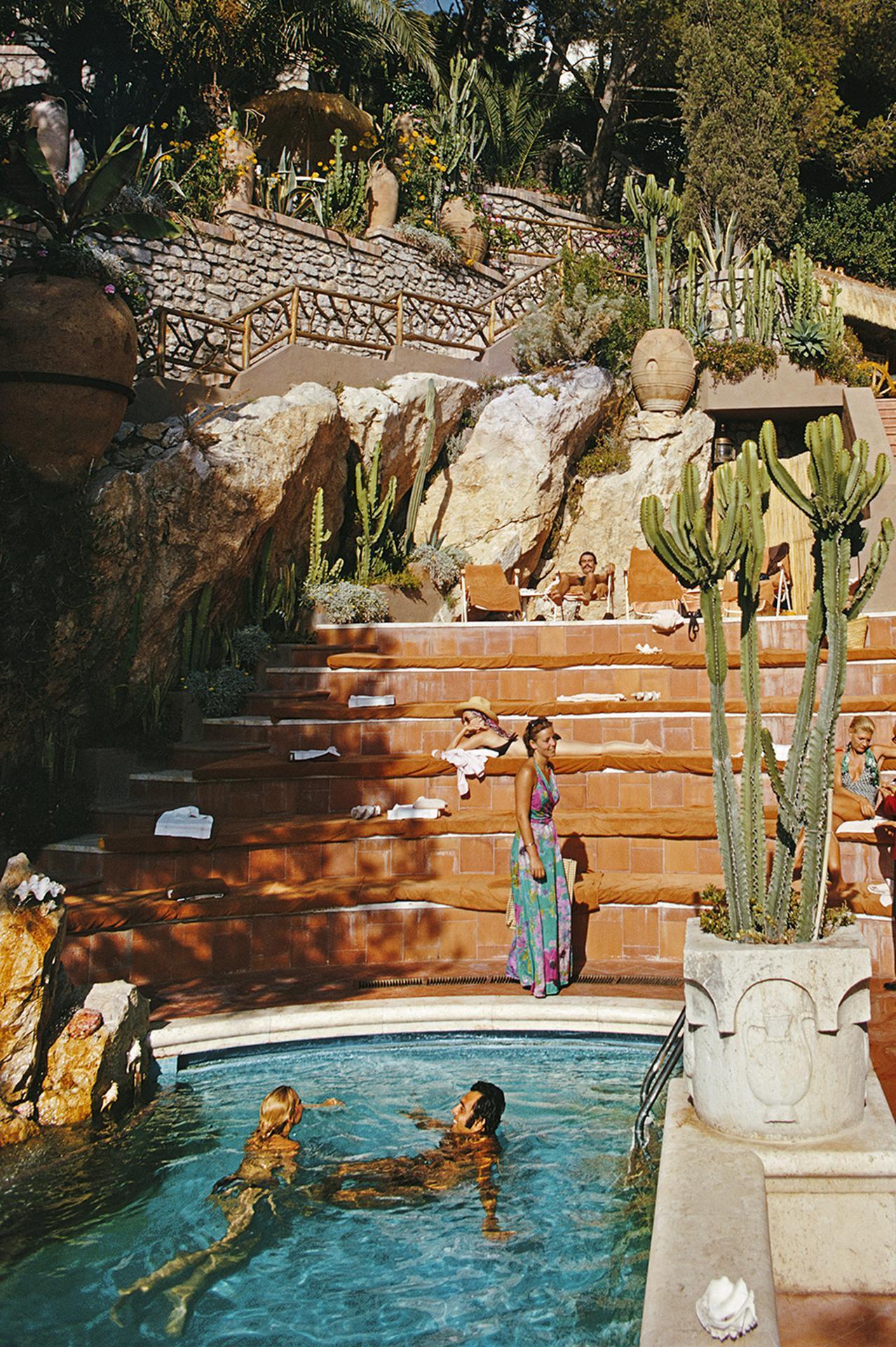 Slim Aarons „Hotel Punta Tragara, Capri“ (Edition aus dem Nachlass vonlim Aarons) im Angebot 6