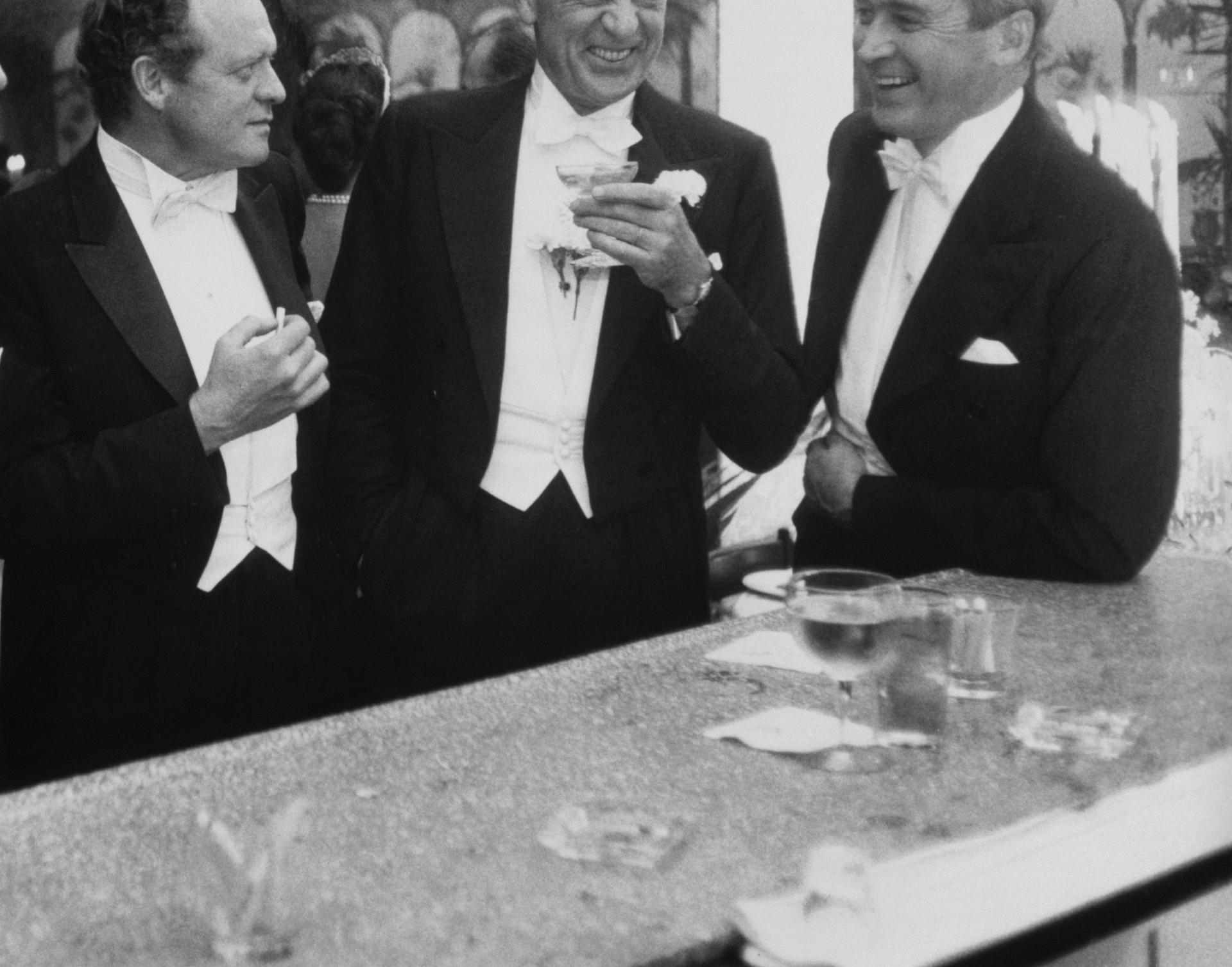 « King's of Hollywood » de Slim Aarons (New Year's at Romanoff's) en vente 4