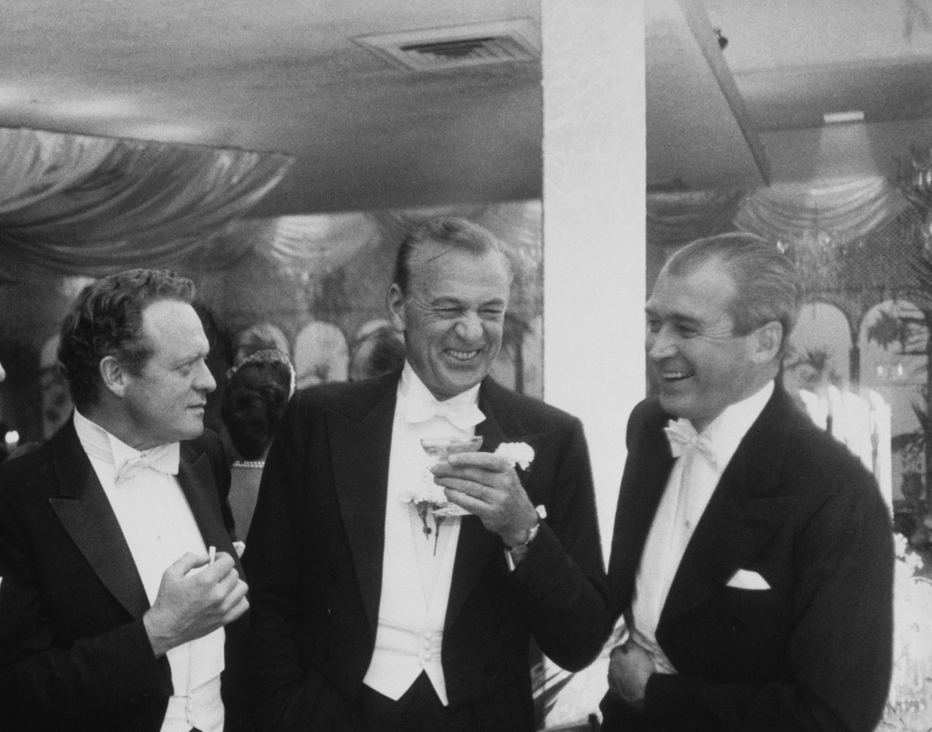 « King's of Hollywood » de Slim Aarons (New Year's at Romanoff's) en vente 6