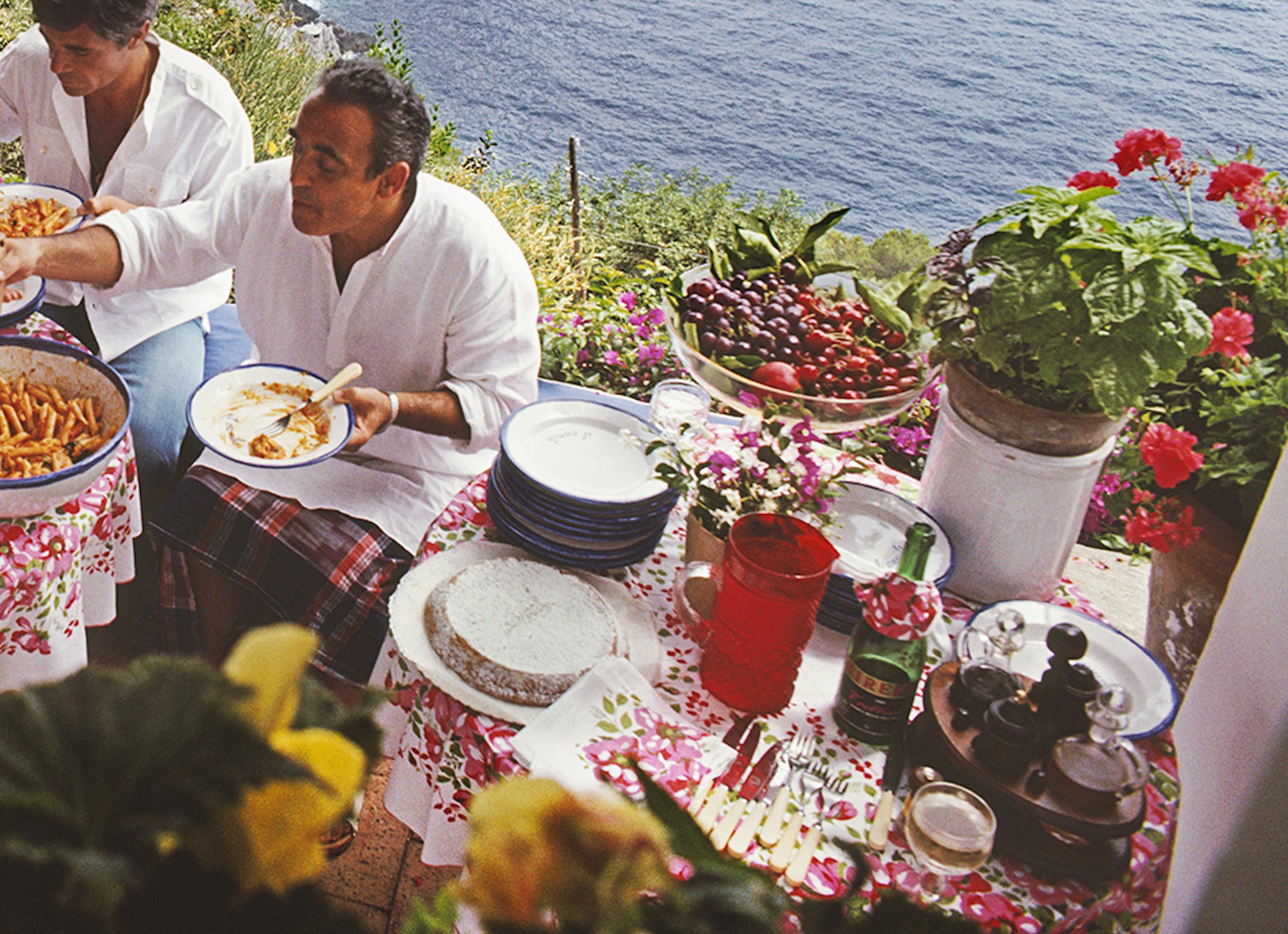 Slim Aarons Edizione Limitata Cena all'aperto a Capri in vendita 2