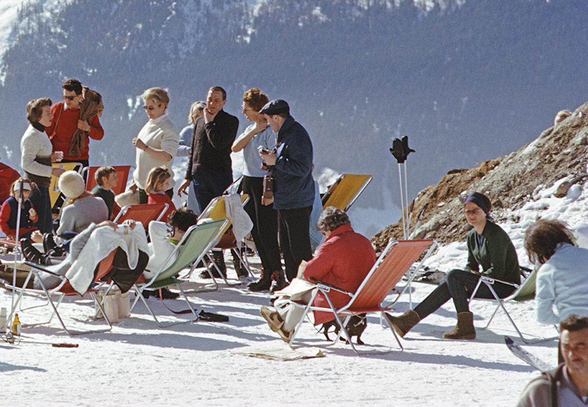Slim Aarons - Lounging In Verbier Limited Estate Edition en vente 2