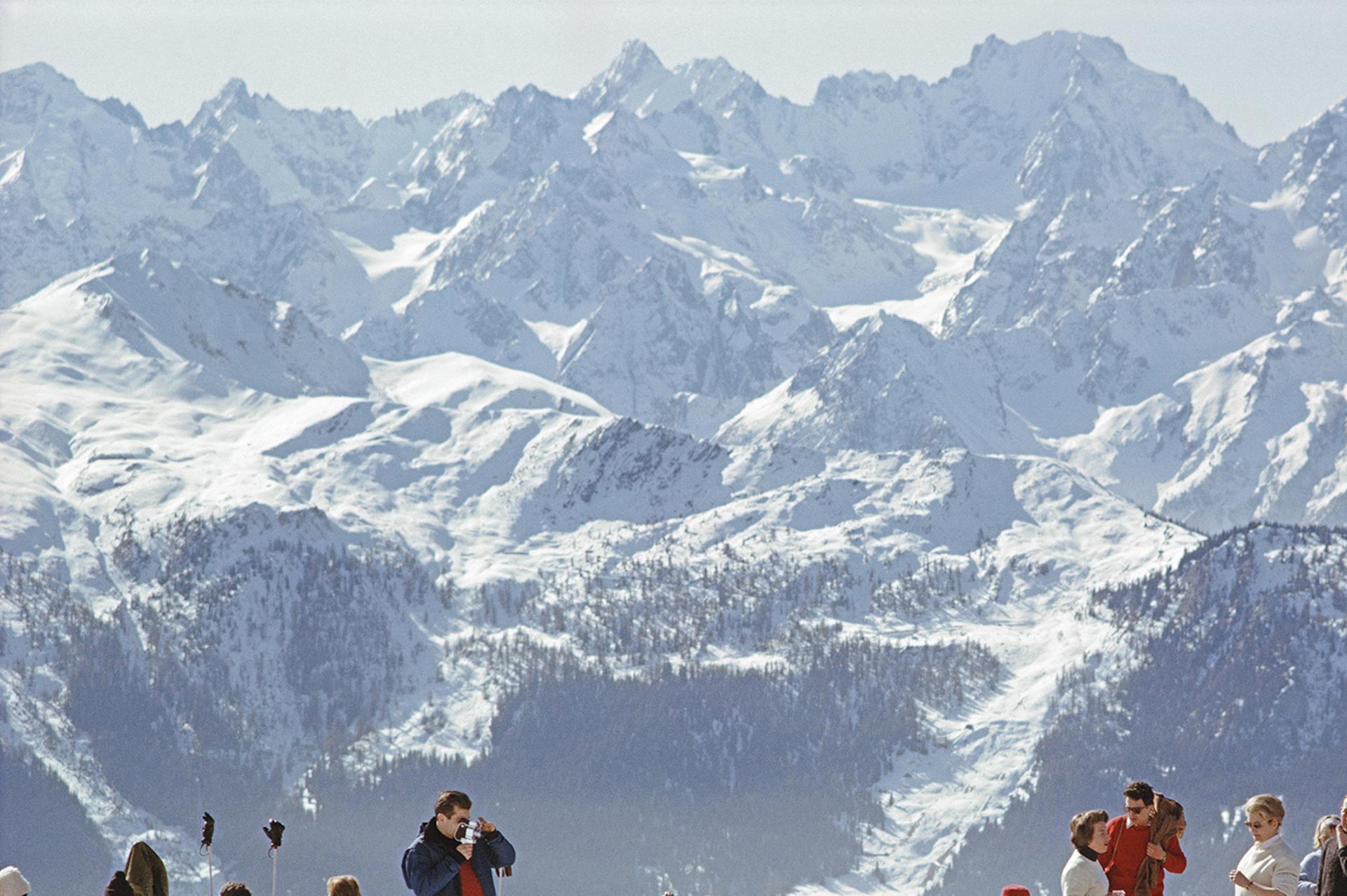 Slim Aarons „Lounging in Verbier“ (Nachlassausgabe von Slim Aarons) im Angebot 3
