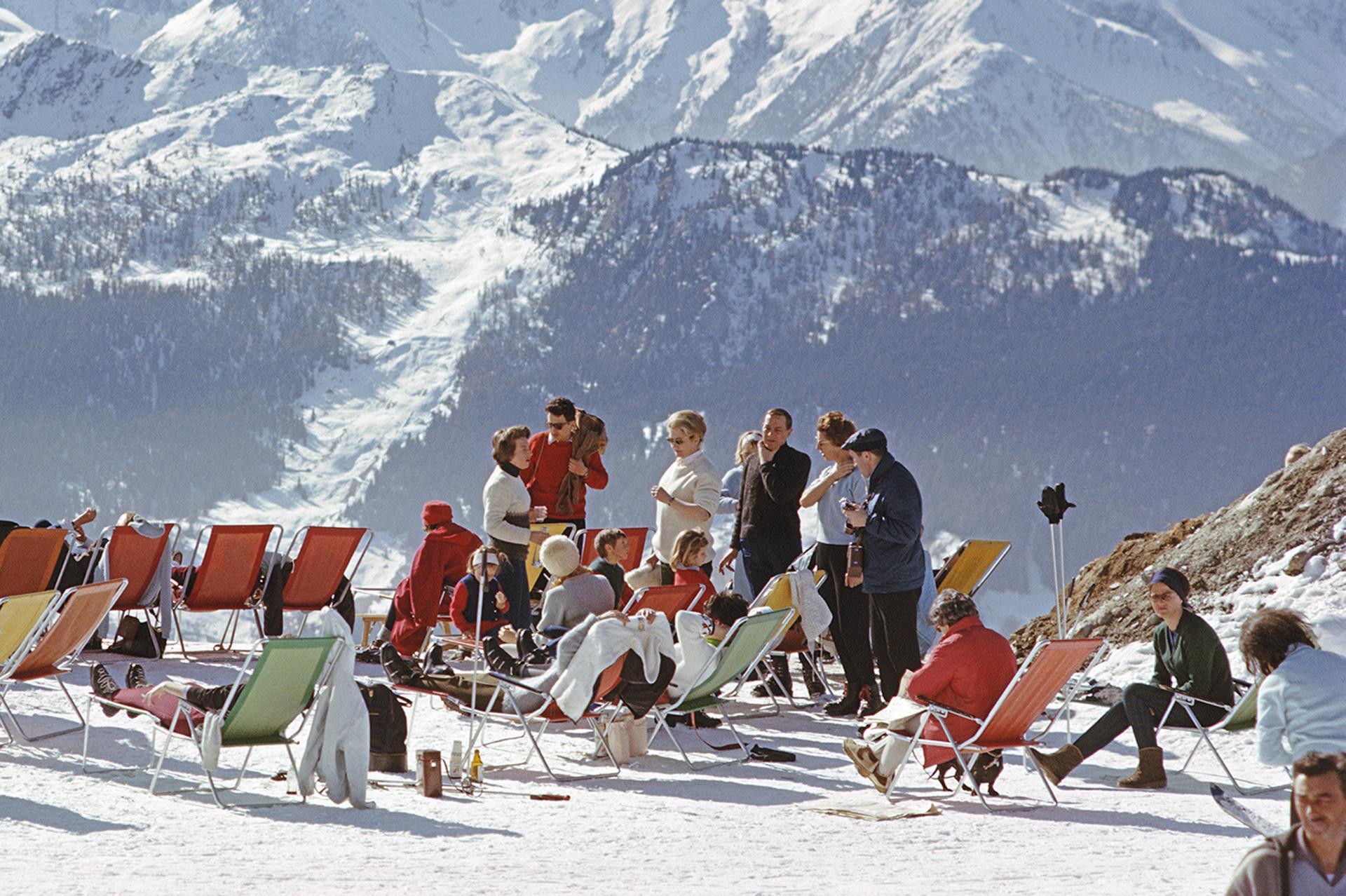 Slim Aarons „Lounging in Verbier“ (Nachlassausgabe von Slim Aarons) im Angebot 5