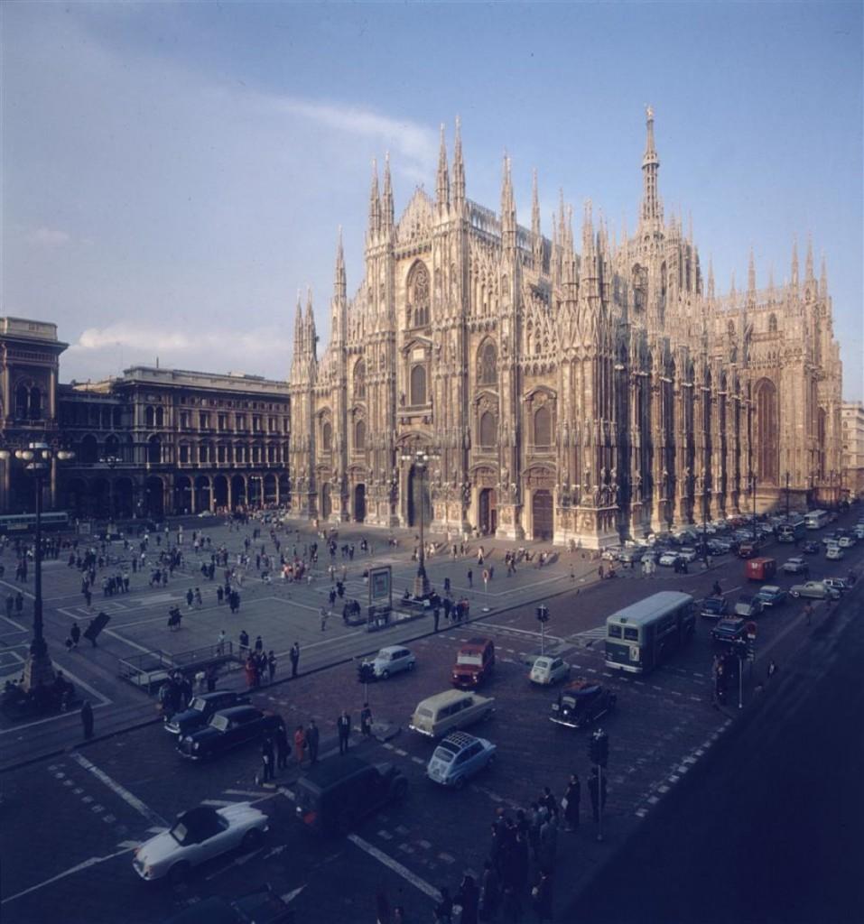 Slim Aarons - Milan Cathedral 1960 - Estate Stamped 