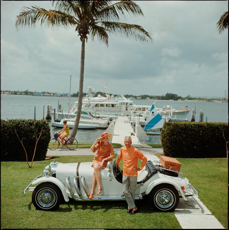 Impresión oficial del patrimonio de Slim Aarons - All Mine 1968 - Oversize en venta 8