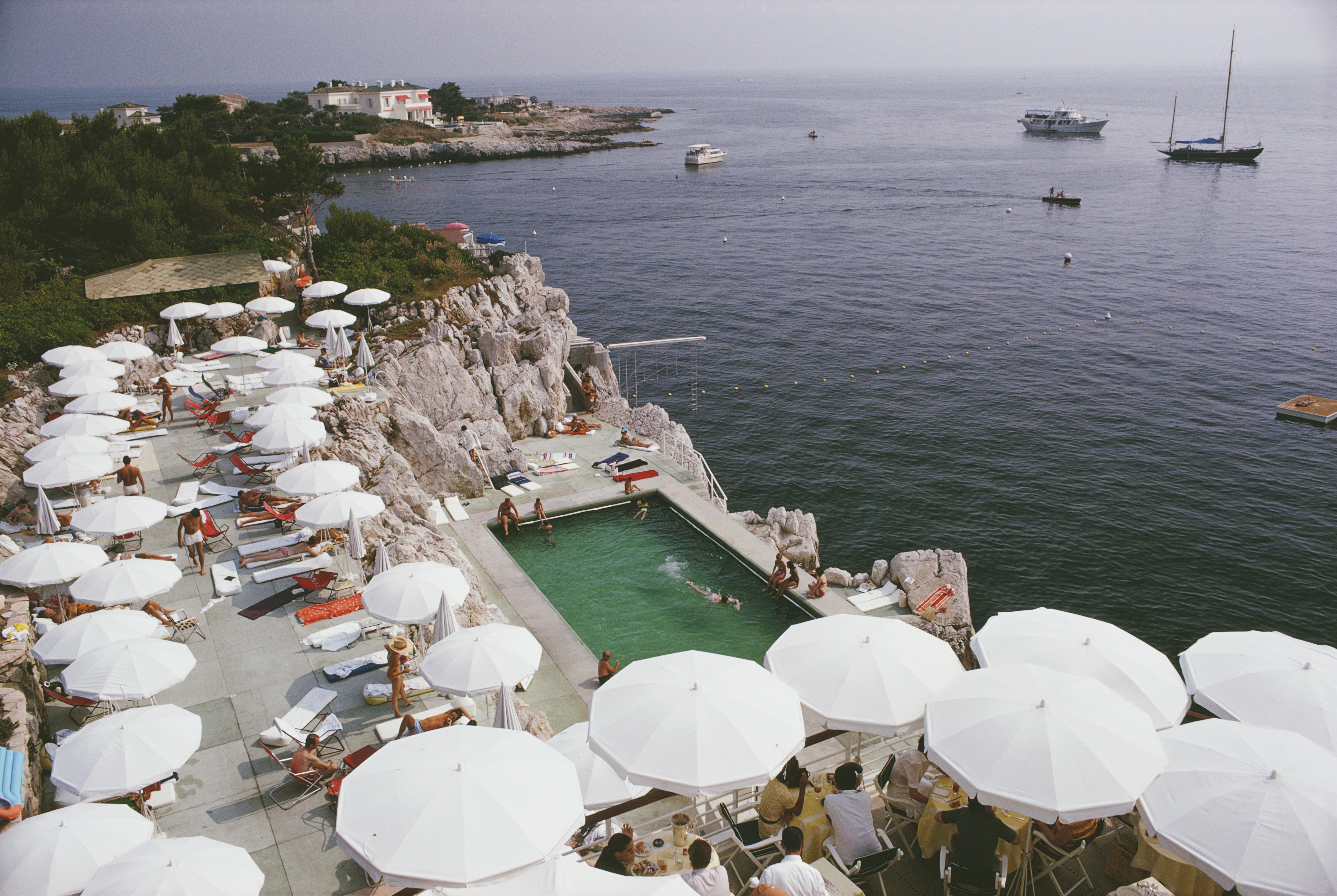 Slim Aarons Pool By The Sea, 1969, édition officielle limitée de la succession