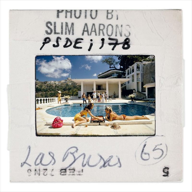 Slim Aarons 'Backgammon junto a la piscina' en venta 3