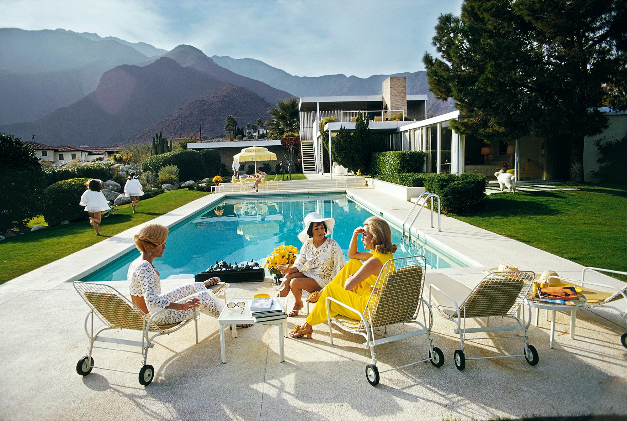 Landscape Photograph Slim Aarons - Aarons Slim Gaze, gazon de jardin