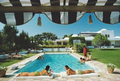 Slim Aarons, "Poolside In Sotogrande" Photographie moderne du milieu du siècle dernier